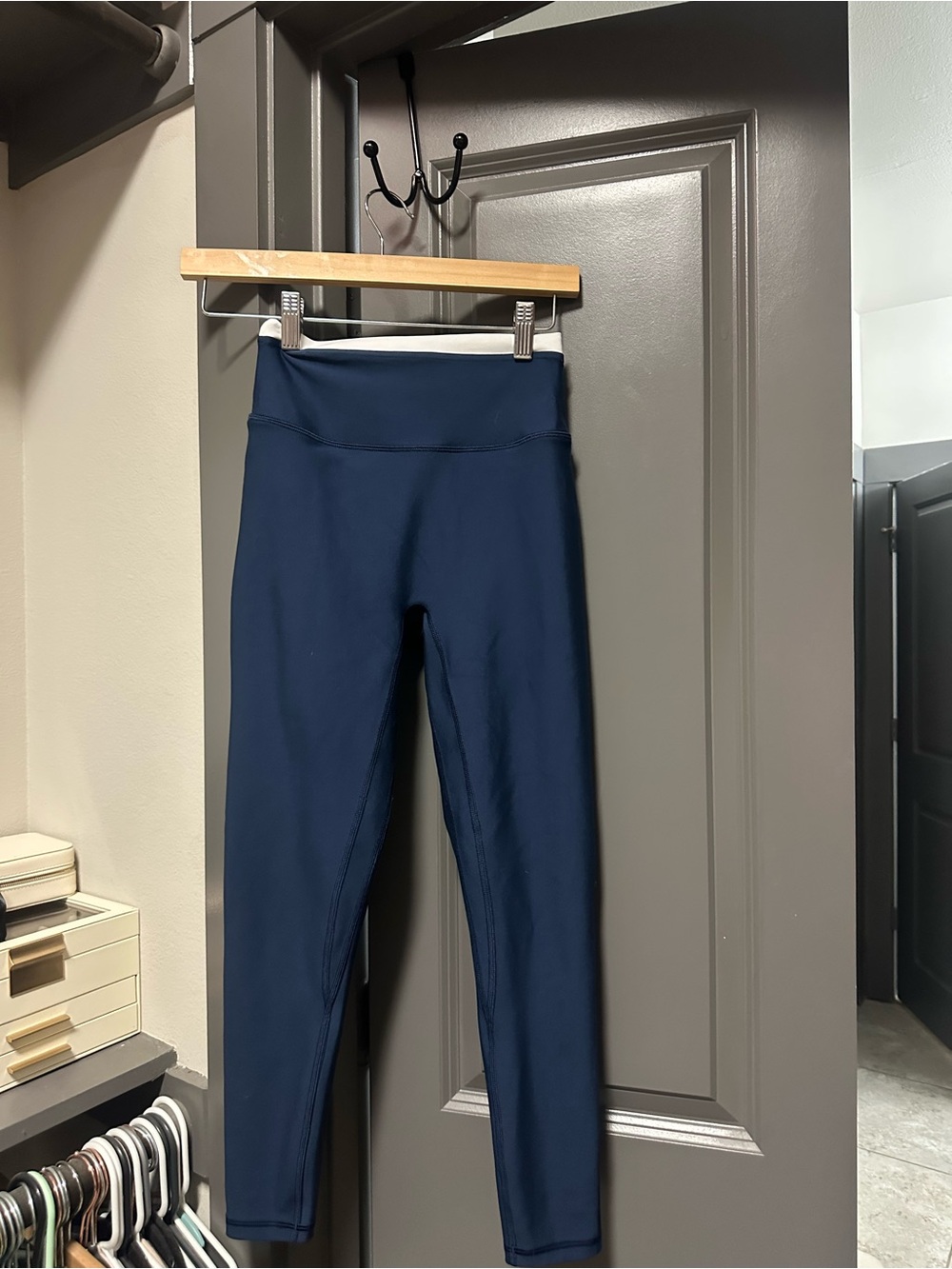 Abercrombie & Fitch curve love YPB Navy High-Rise Performance Leggings
